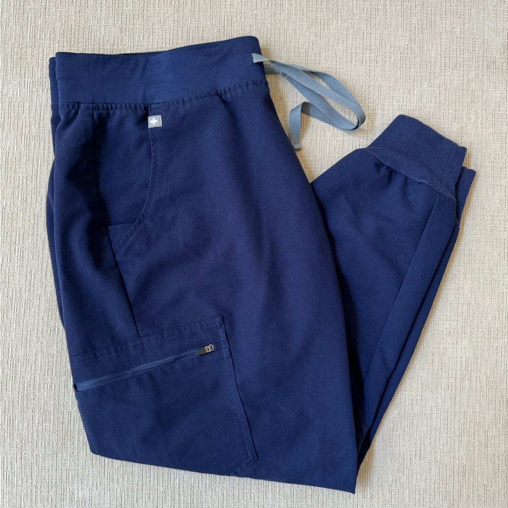 Figs Navy Zamora jogger scrubs